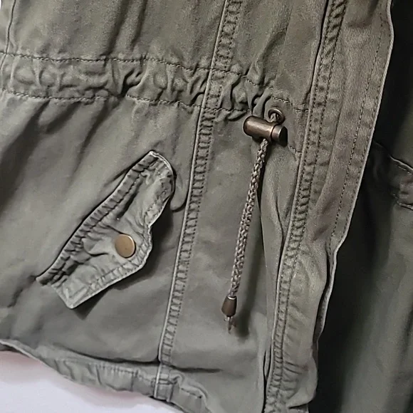 Army green vest - Picture 3 of 3